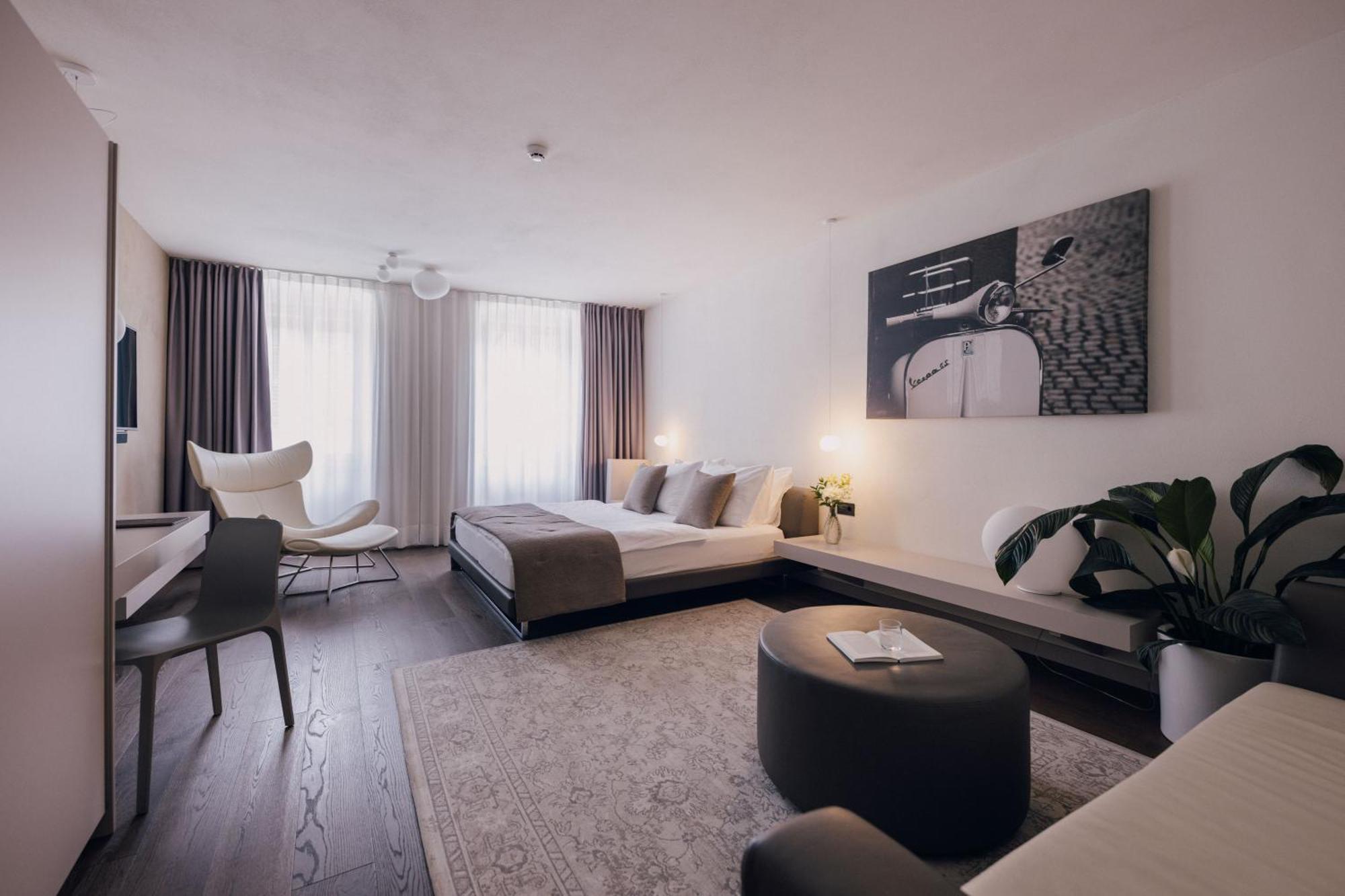 Guesthouse Suiteseven เมราโน ภายนอก รูปภาพ